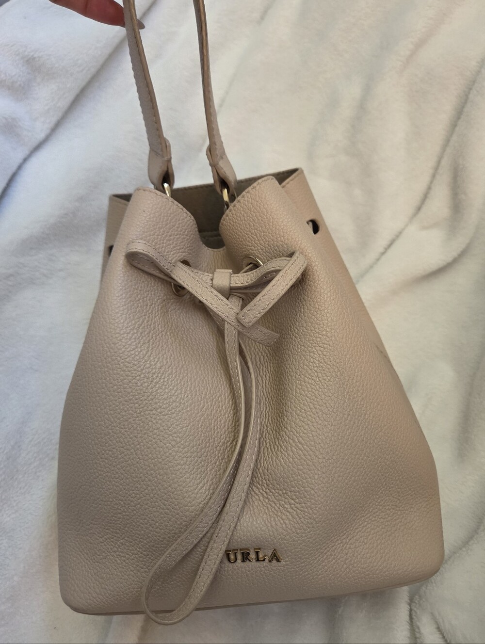 Like New- STUNNING Authentic Furla Costanza Medium Drawstring Bucket Bag ✨